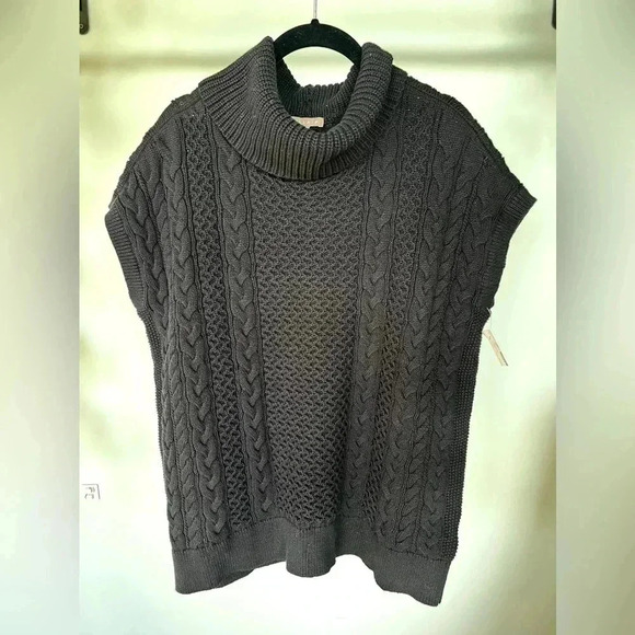 NWT Lilla P Cable Knit Poncho Sweater - Picture 1 of 5
